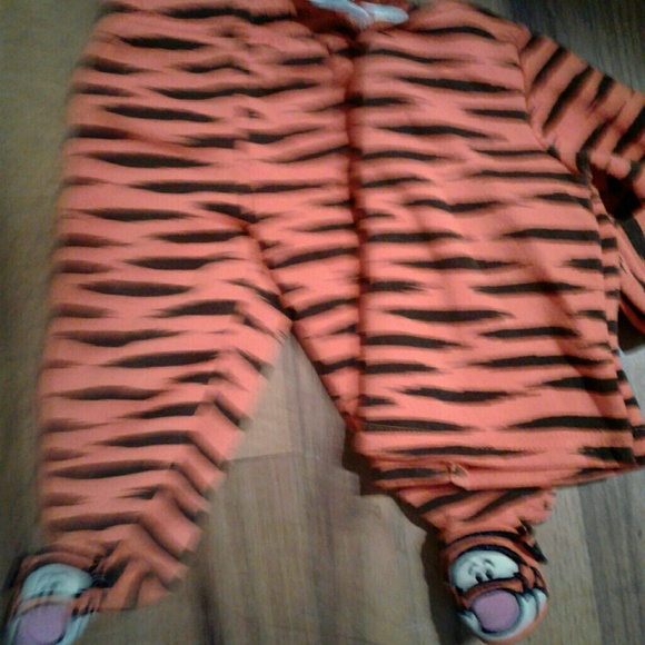 Tigger outfit - Picture 3 of 3